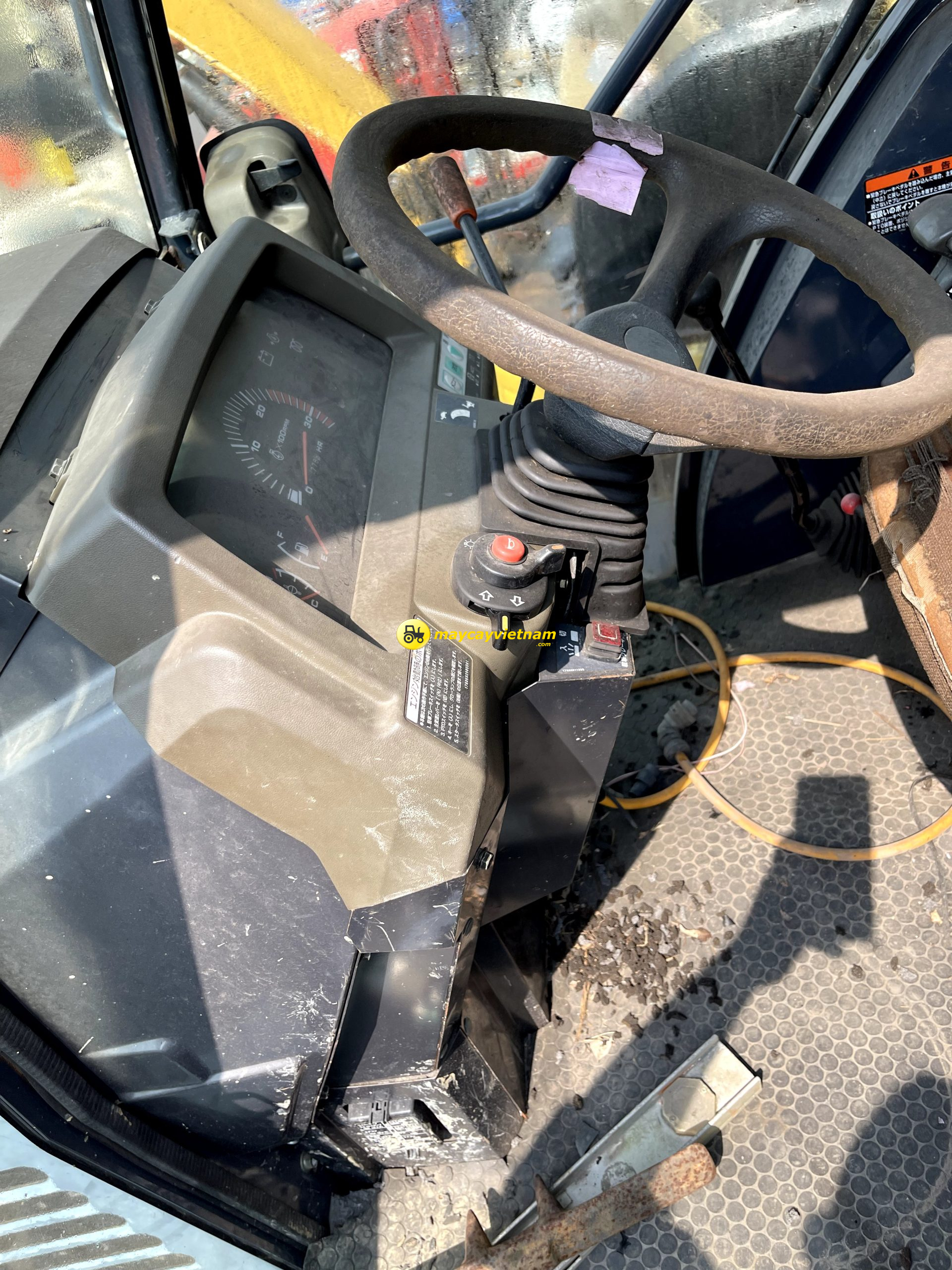 Máy cày Bánh Xích địa hình Kubota KG75 Cabin Lạnh - Hình ảnh 3