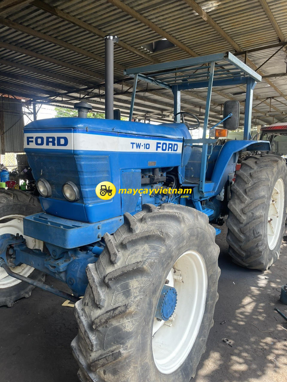 Máy cày Ford TW10 - Khủng long 130hp số cơ