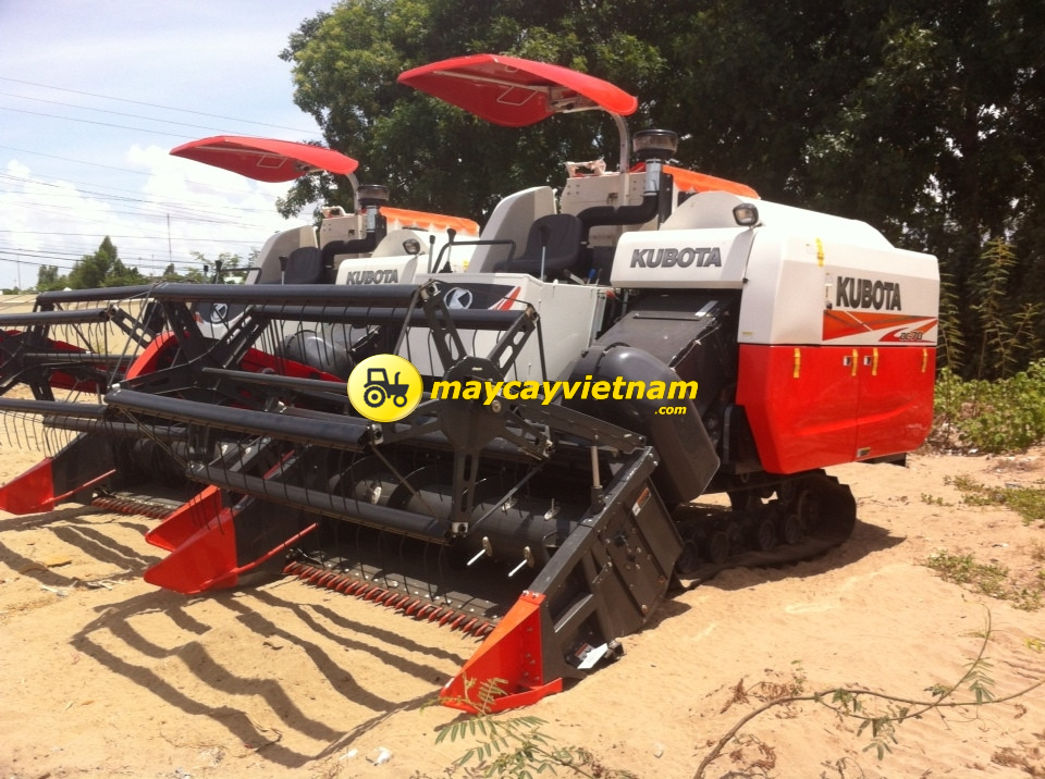 Máy gặt đập liên hợp DC70 - Thailand Mới 100%