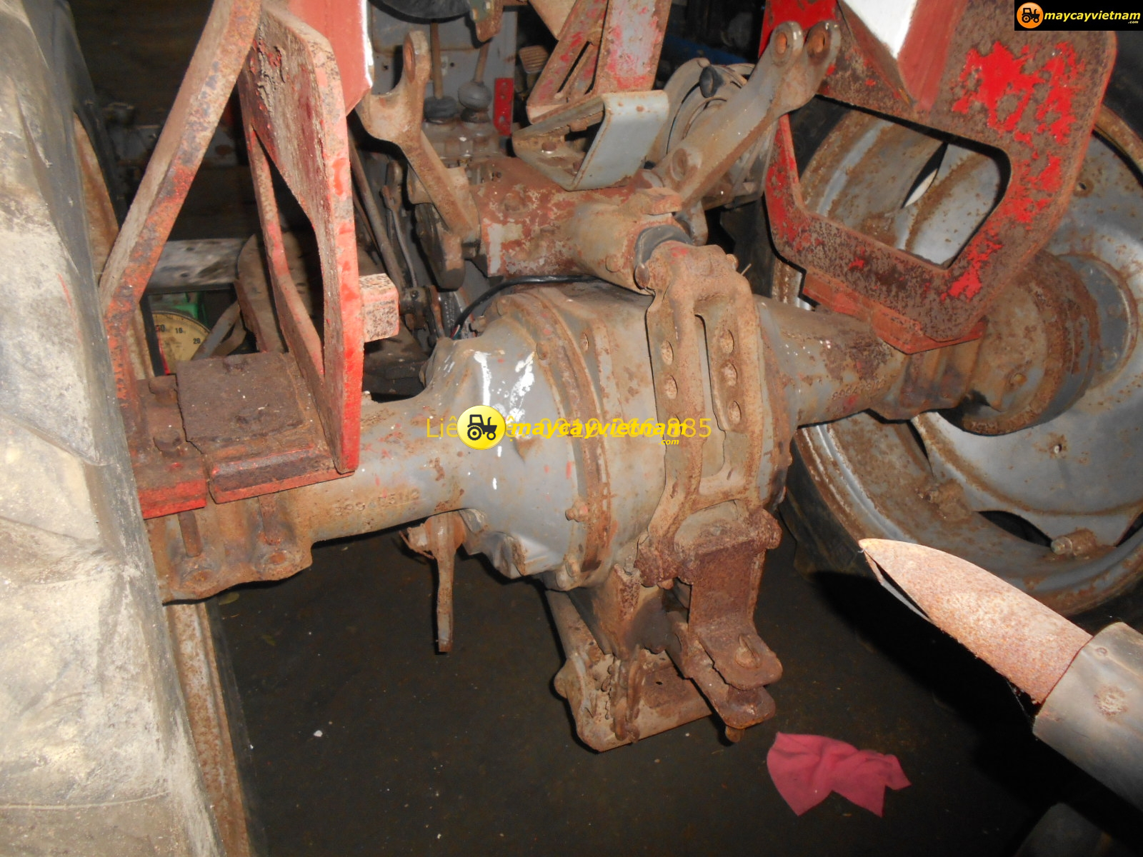 Máy cày Massey Ferguson 165 - Hình ảnh 5