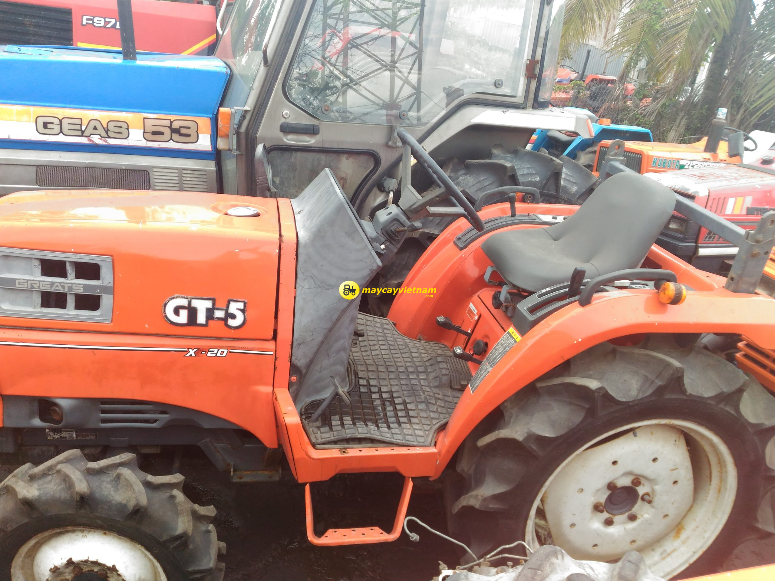 Máy cày KUBOTA GT5