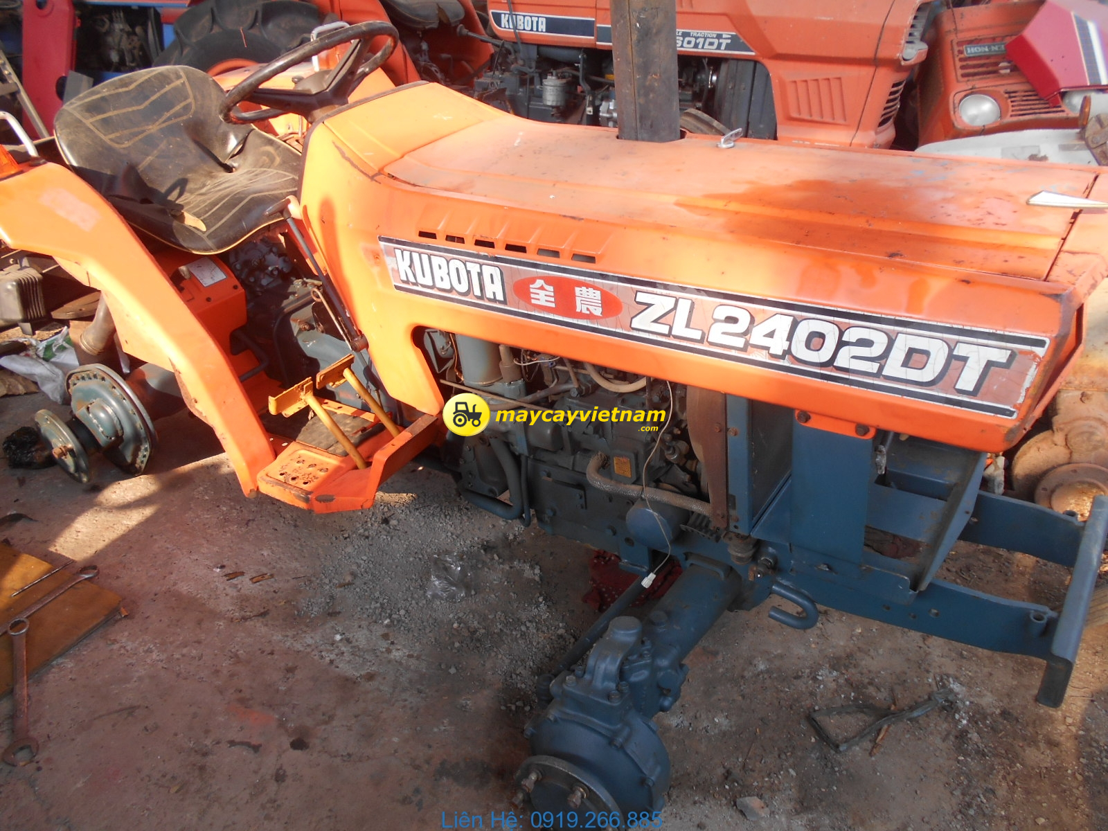 Máy cày KUBOTA L2402DT - Xe Đã Bán