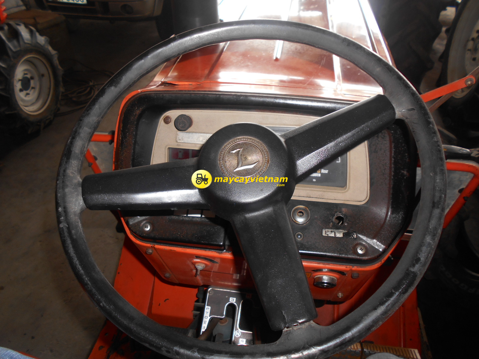 Máy cày KUBOTA L4202DT - Hình ảnh 9