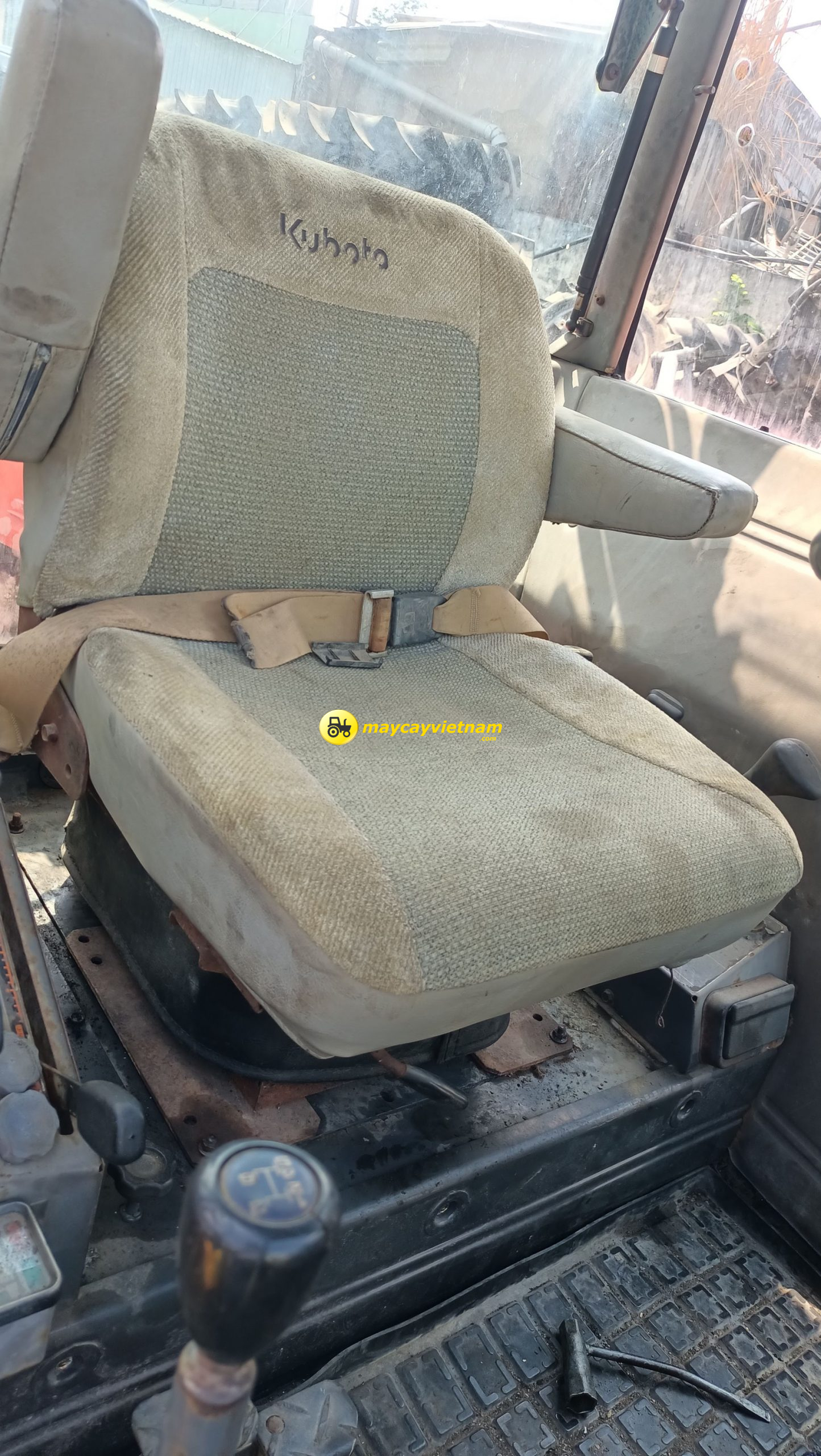 Máy cày Kubota M1-115DT cabin - Hình ảnh 3