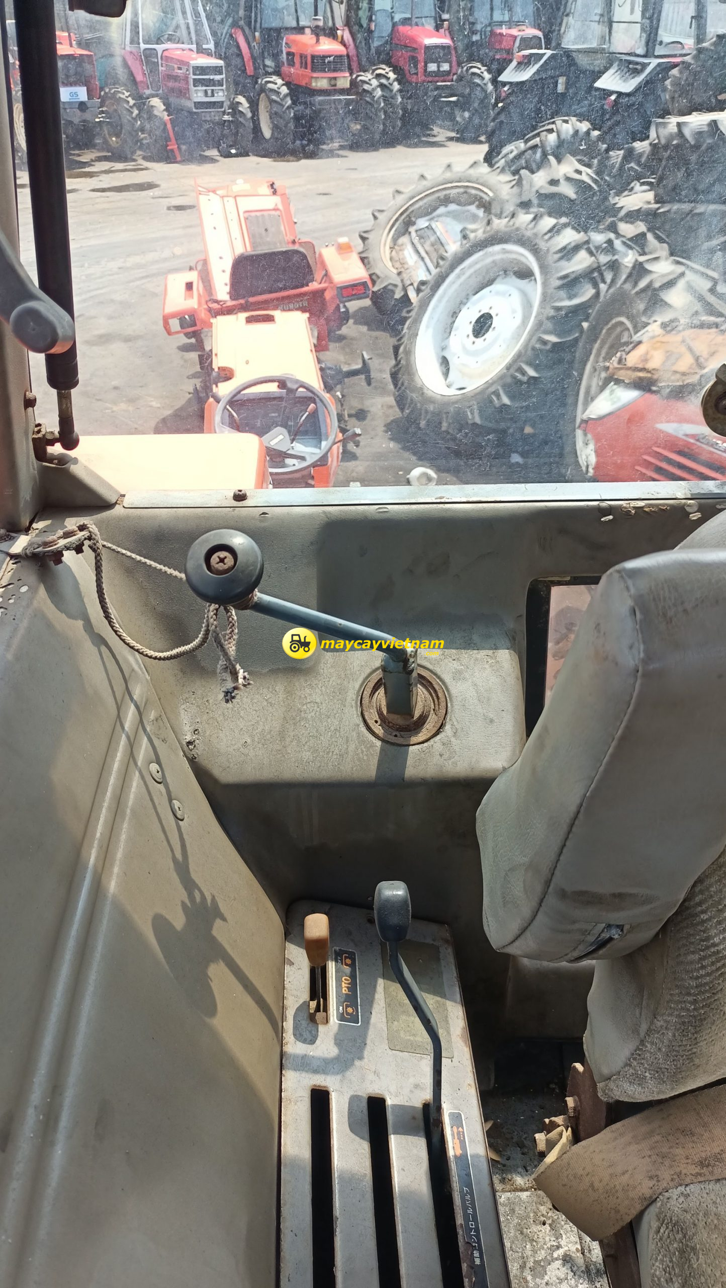 Máy cày Kubota M1-115DT cabin - Hình ảnh 5