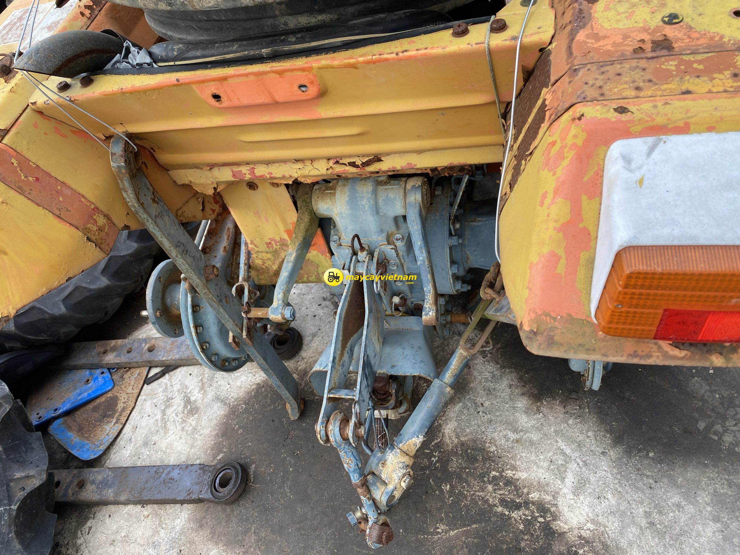 Máy cày KUBOTA L2602 bãi - Hình ảnh 2