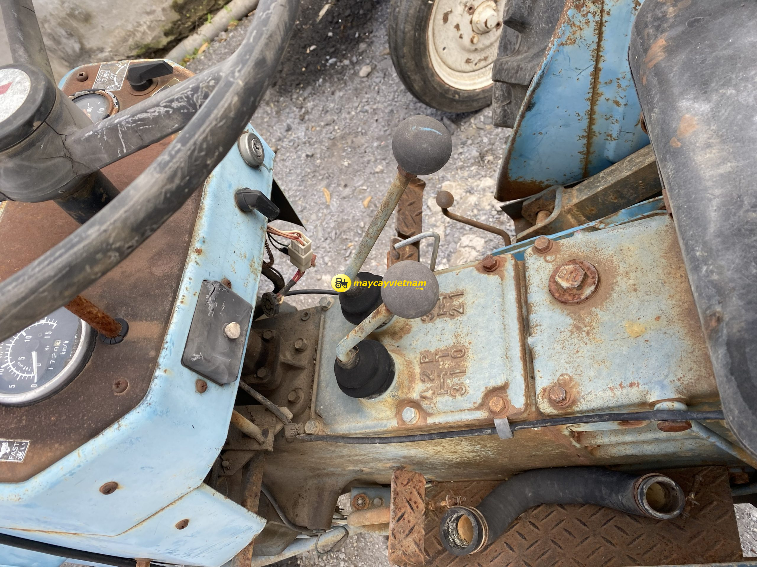 Máy Cày Mitsubishi D2000 - Hình ảnh 2