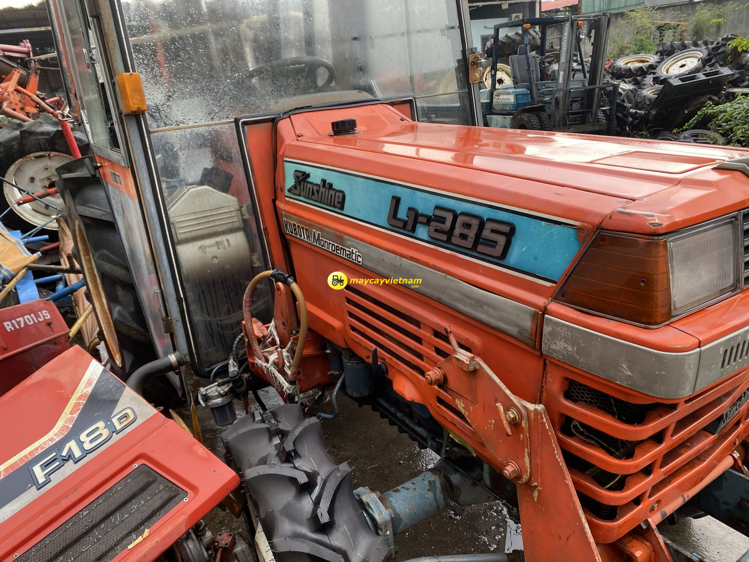 Máy Cày KUBOTA L1-285 Trợ lực cabin
