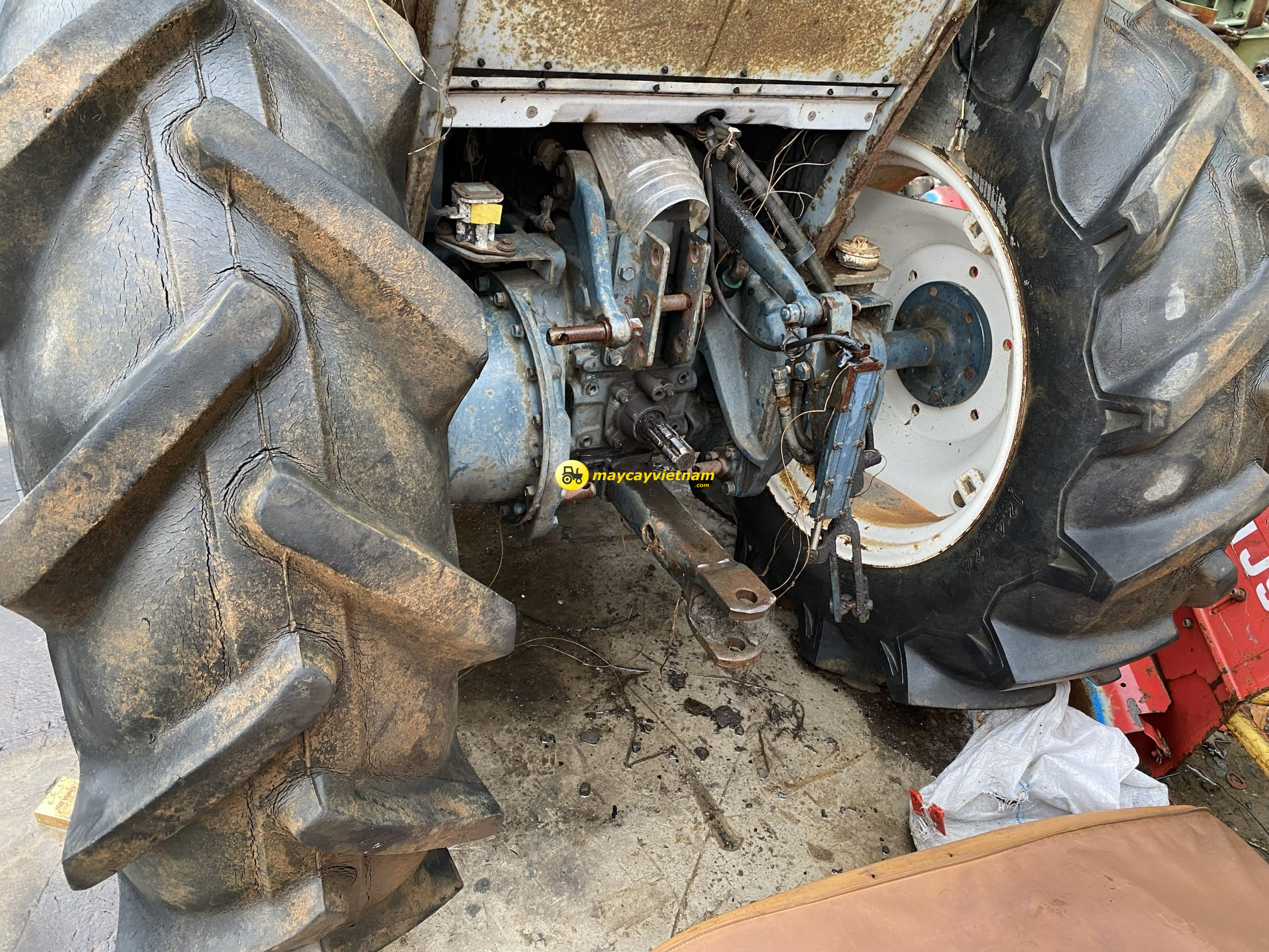 Máy Cày KUBOTA L1-285 Trợ lực cabin - Hình ảnh 8