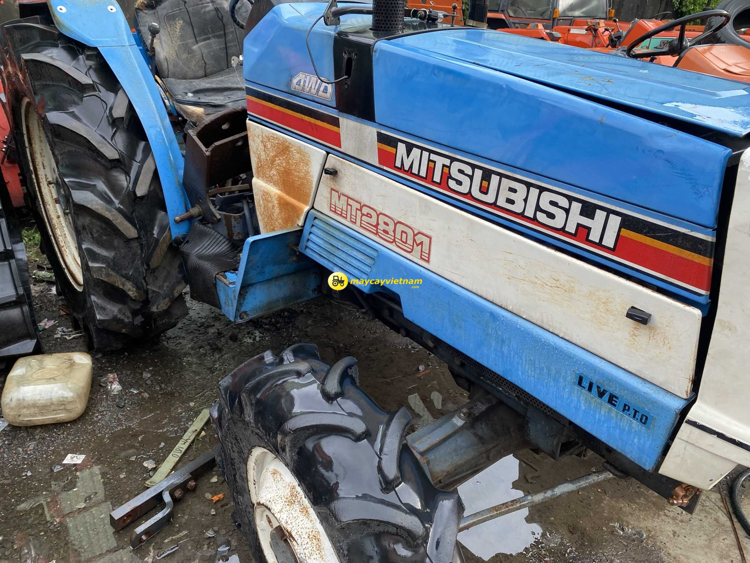 Máy cày Mitsubishi MT2801 2 cầu