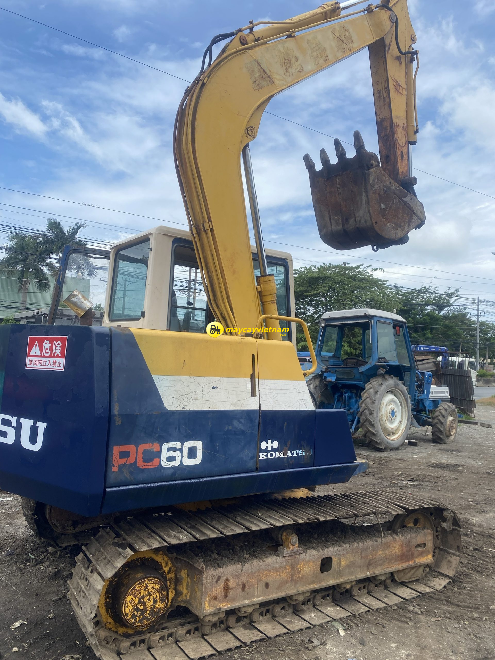 Xe đào Komatsu PC 60 - Nhập Nhật