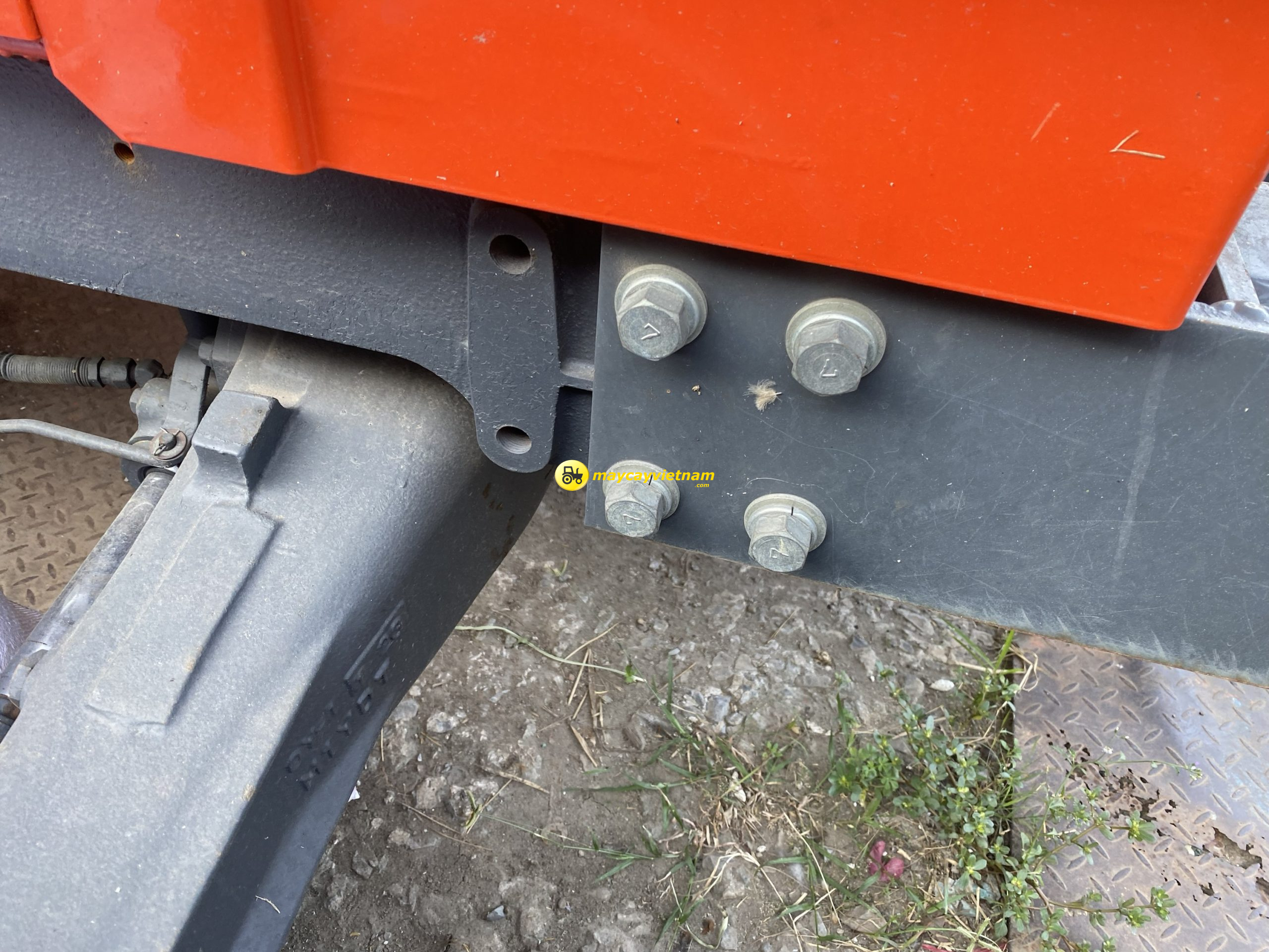 Máy cày Kubota M1-115 DT Số Cơ Cabin - Hình ảnh 3