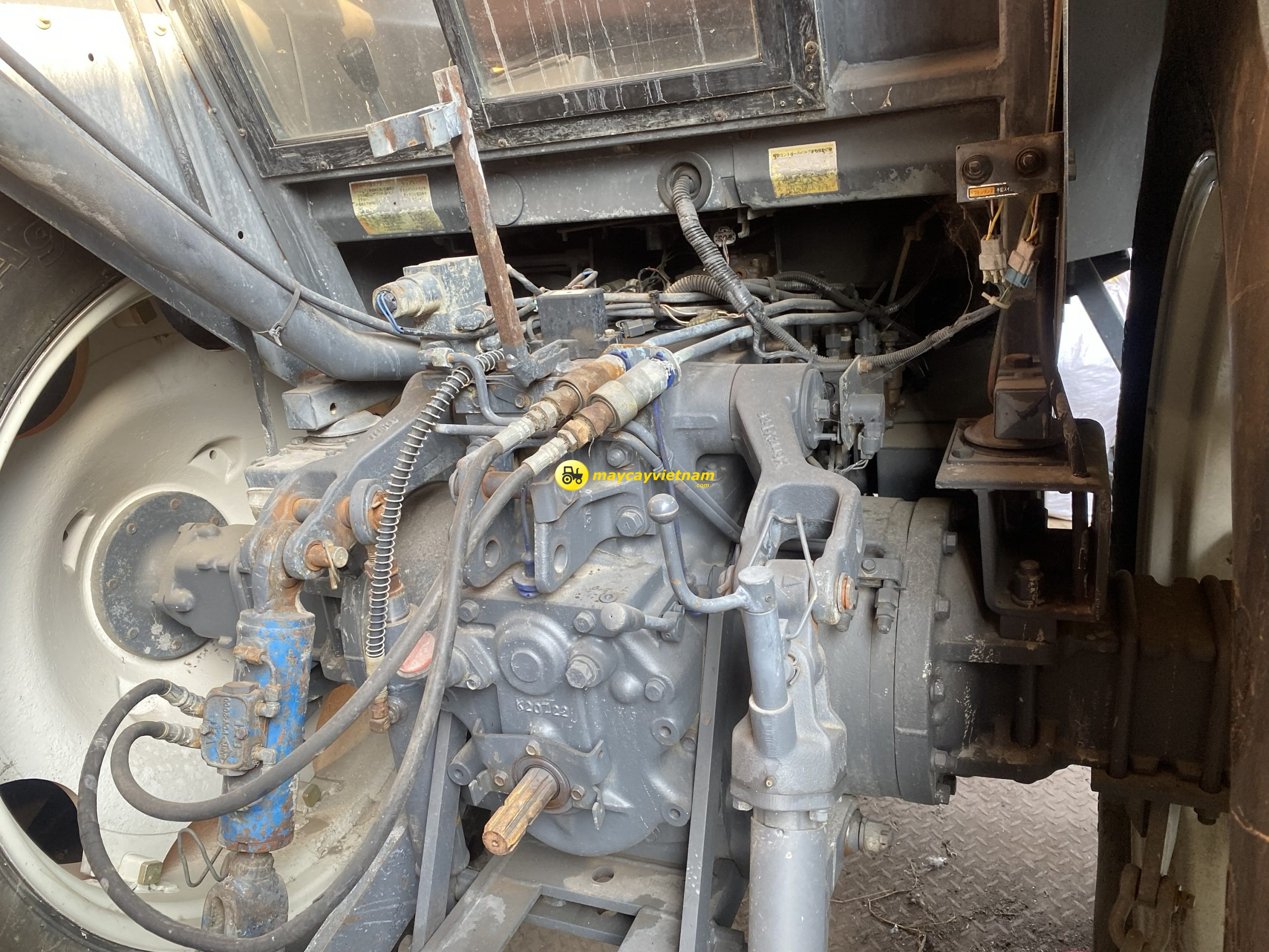 Máy cày Kubota M1-115 DT Số Cơ Cabin - Hình ảnh 15