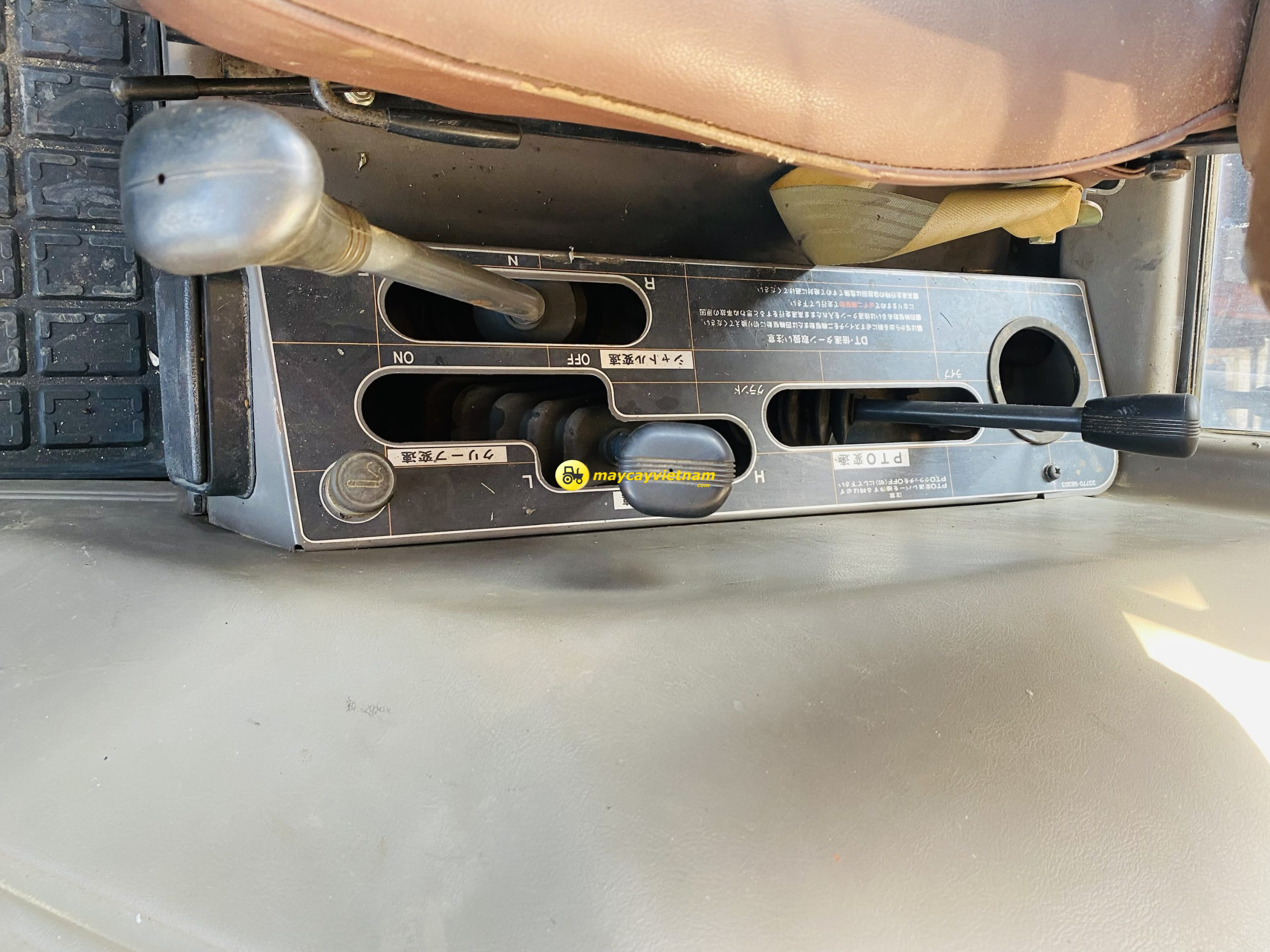 Máy cày Kubota M1-115 DT Số Cơ Cabin - Hình ảnh 8