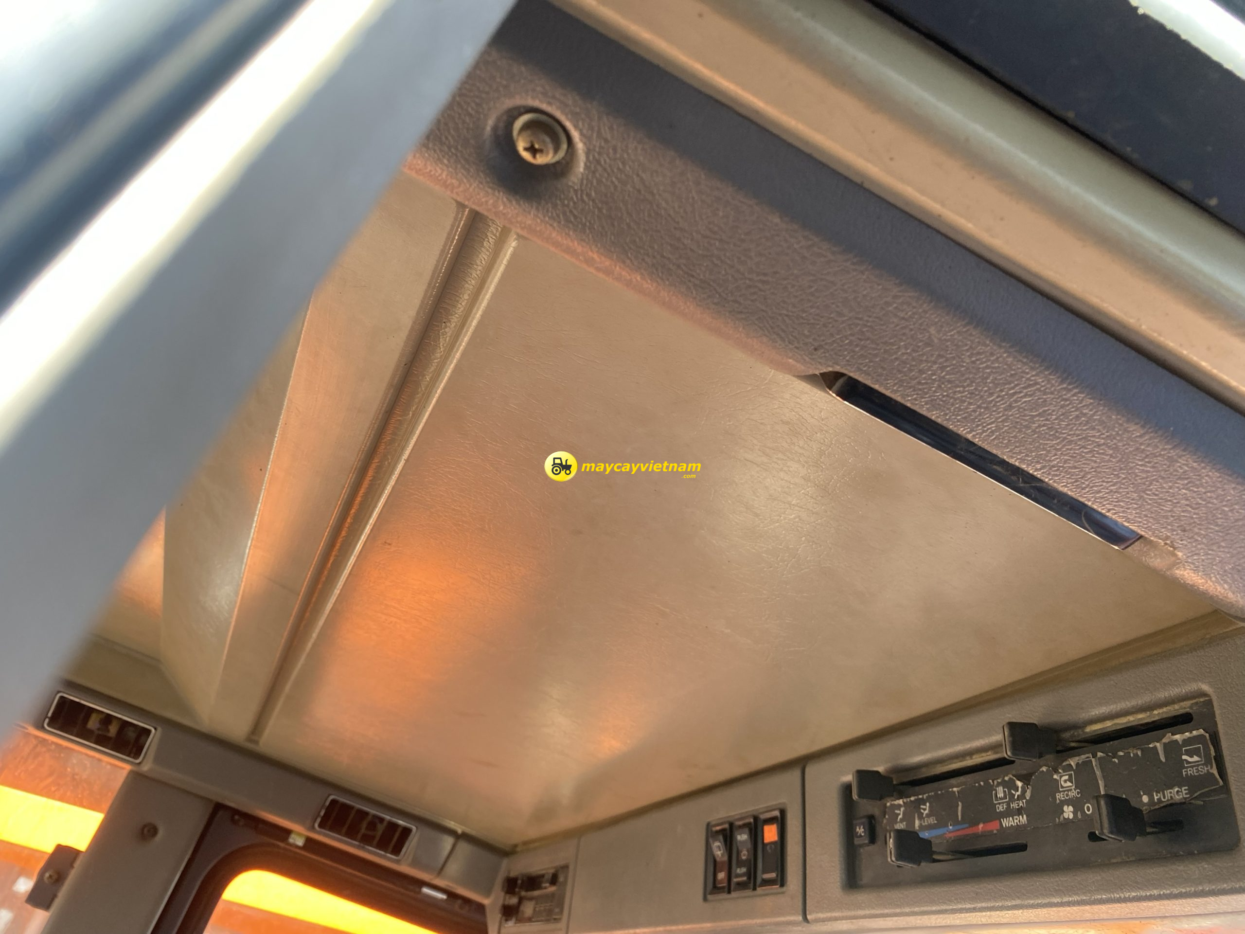 Máy cày Kubota M1-115 DT Số Cơ Cabin - Hình ảnh 13