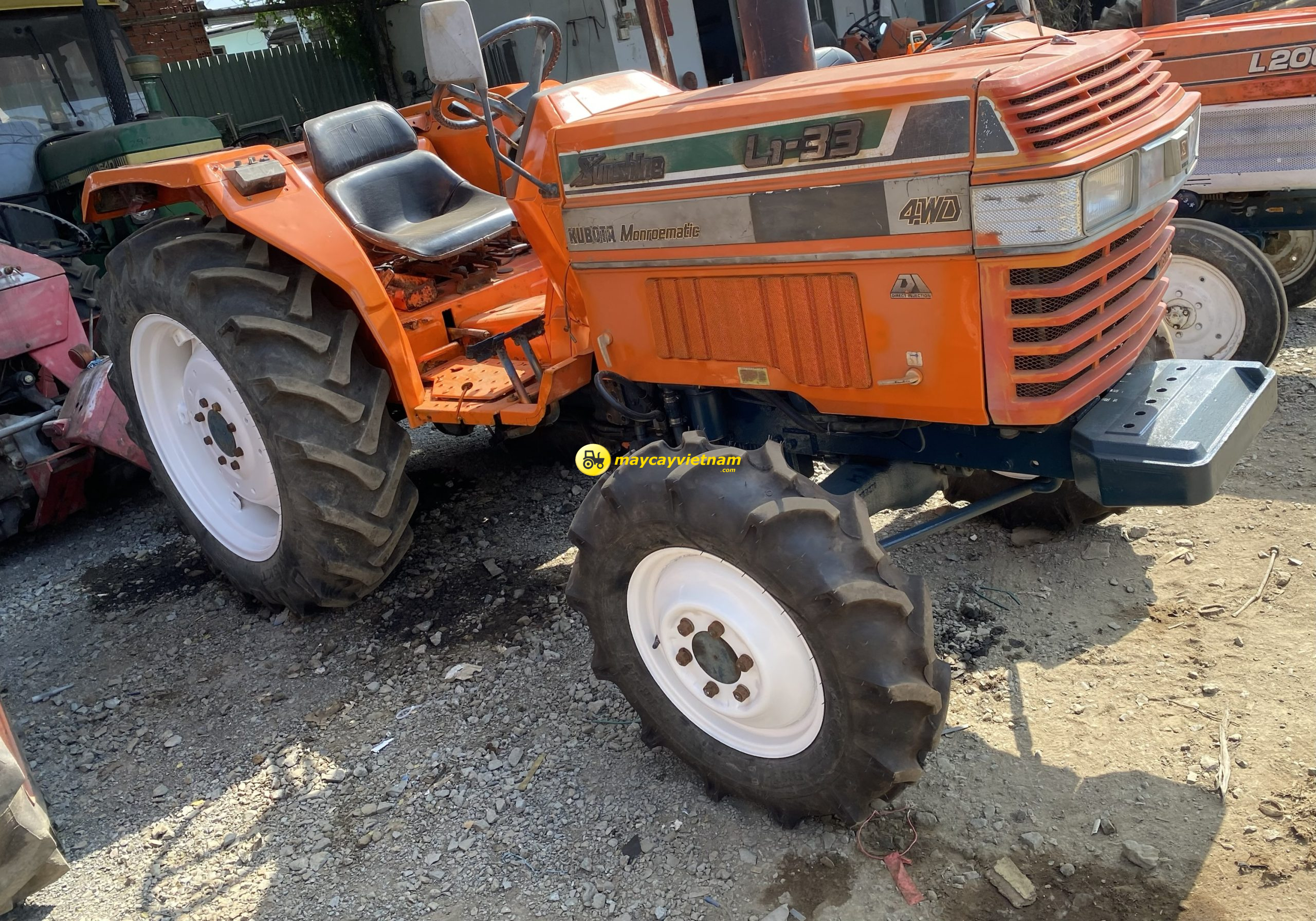 Máy cày KUBOTA L1-33 Số nhớt