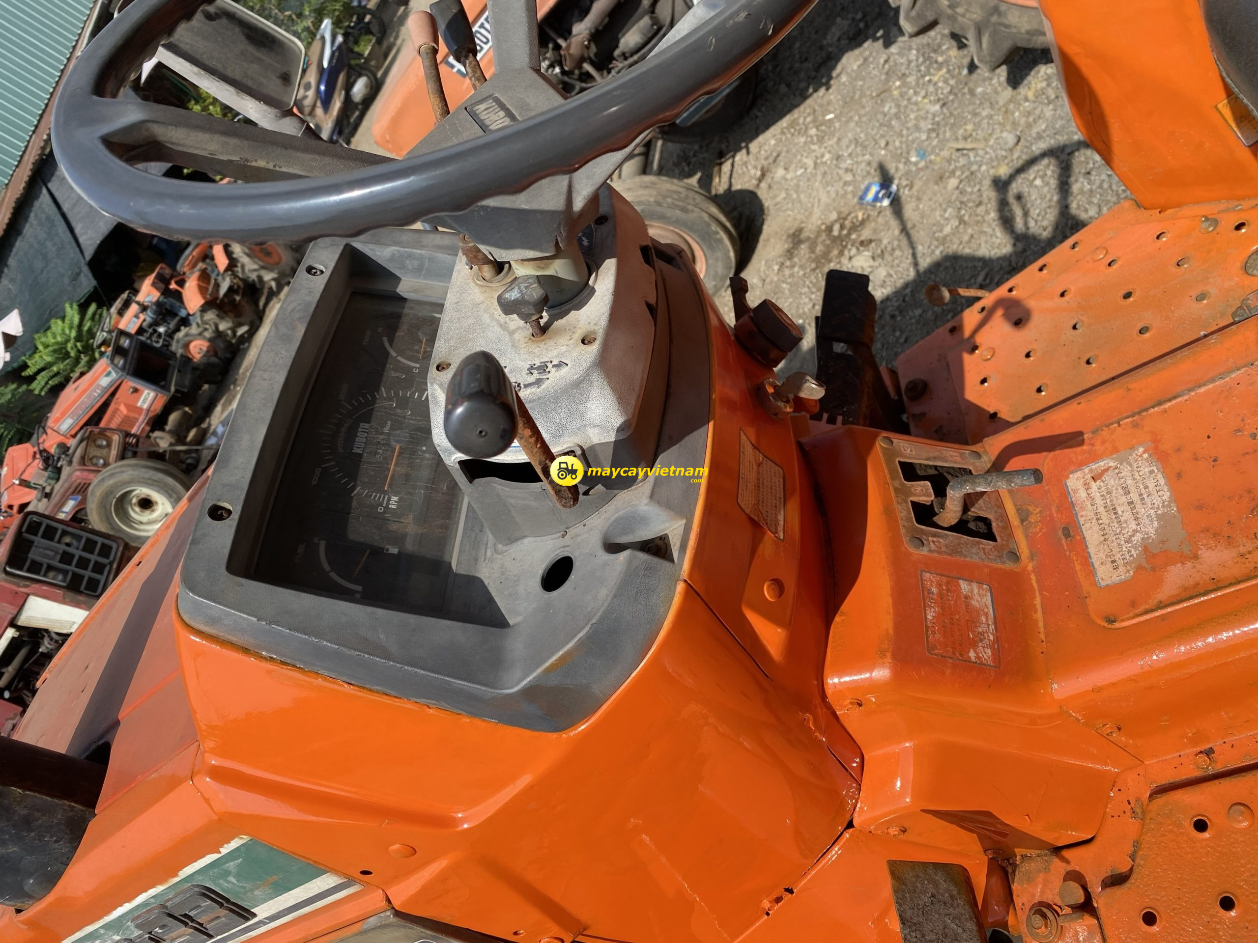 Máy cày KUBOTA L1-33 Số nhớt - Hình ảnh 14