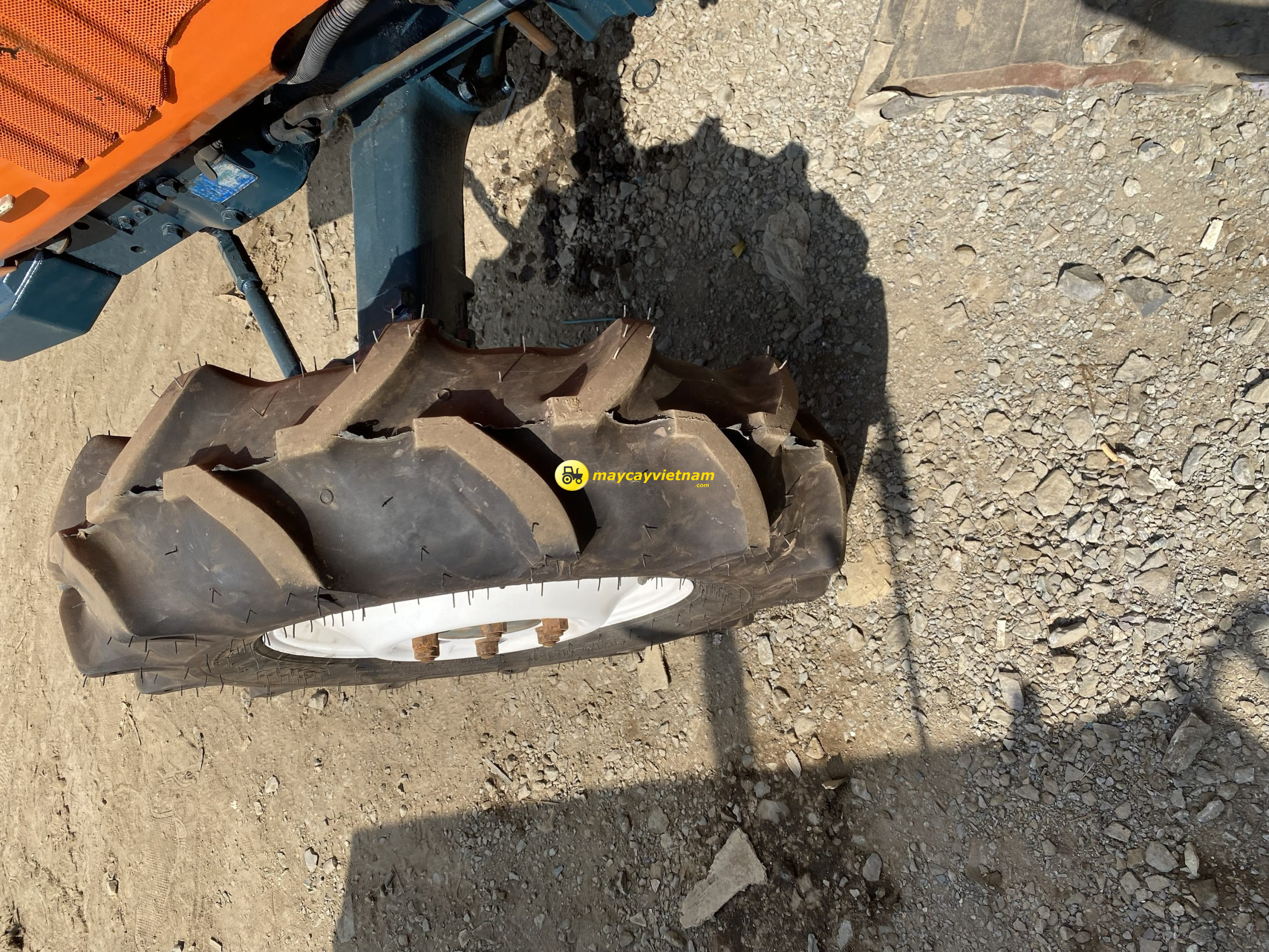 Máy cày KUBOTA L1-33 Số nhớt - Hình ảnh 4