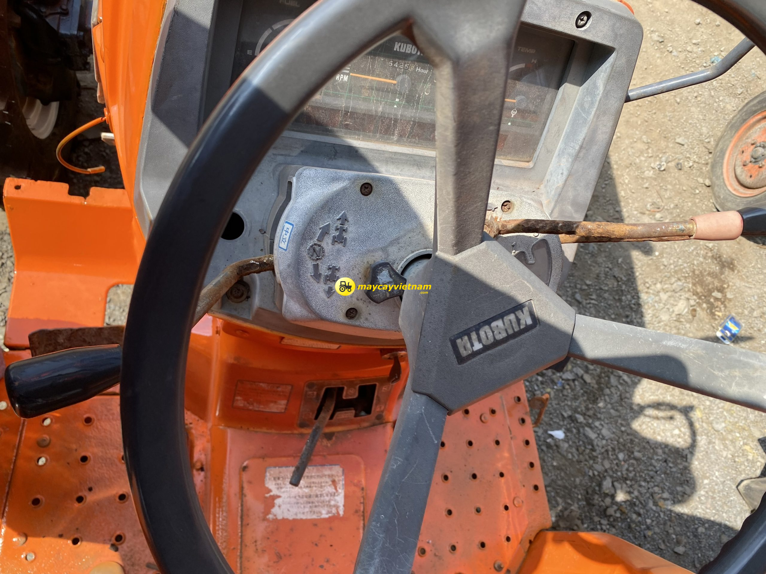 Máy cày KUBOTA L1-33 Số nhớt - Hình ảnh 12