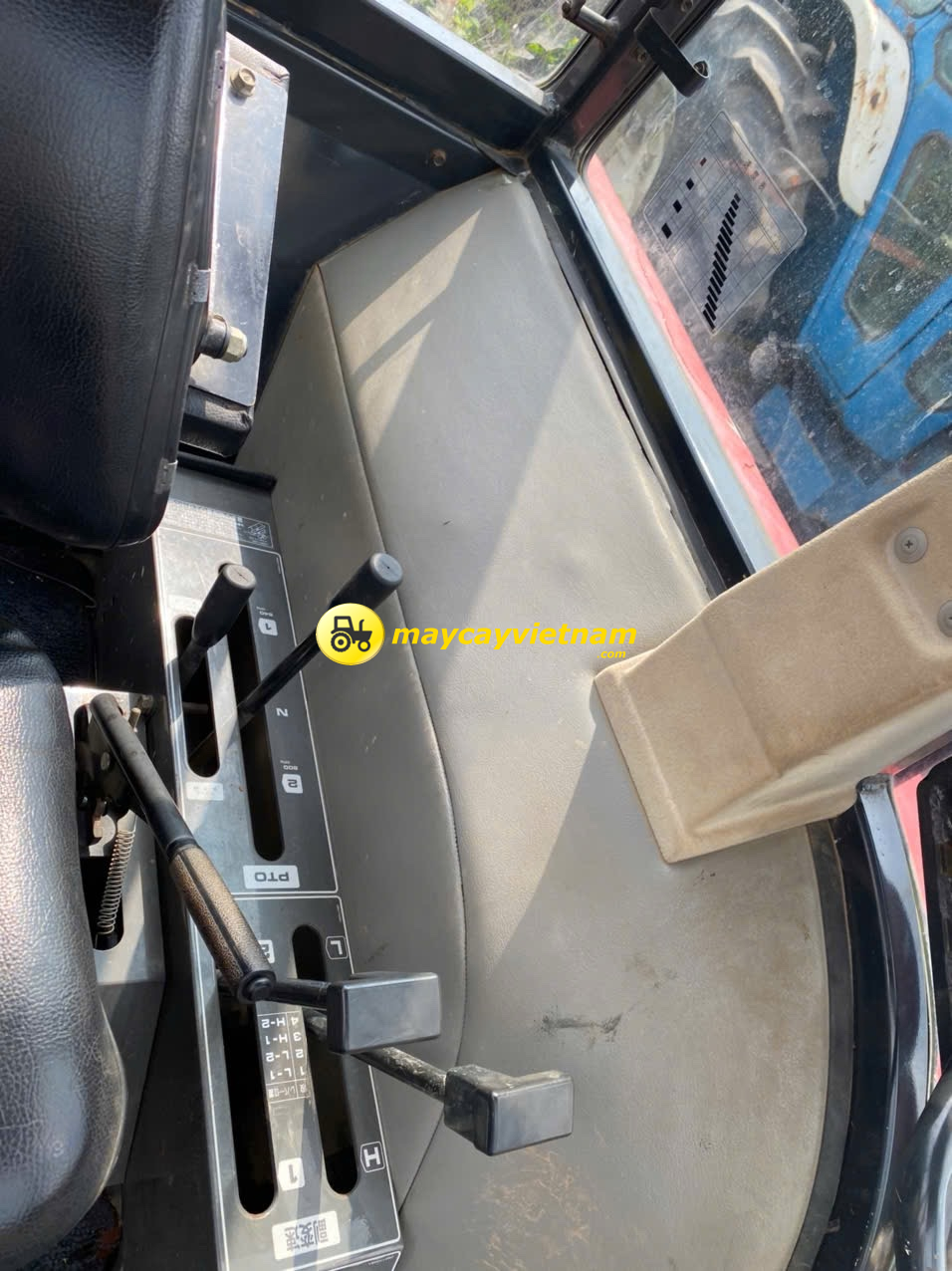 Mitsubishi MT820 cabin - Hình ảnh 5