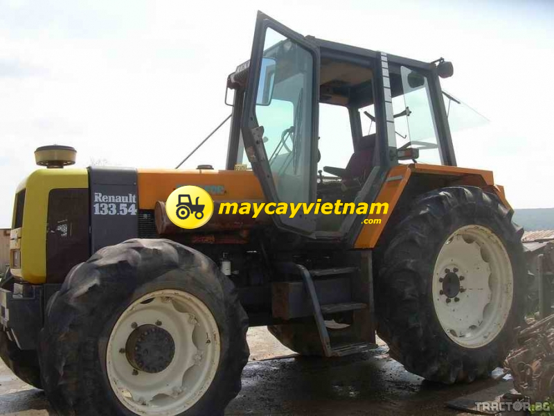 Máy cày Renault 133-54 123hp